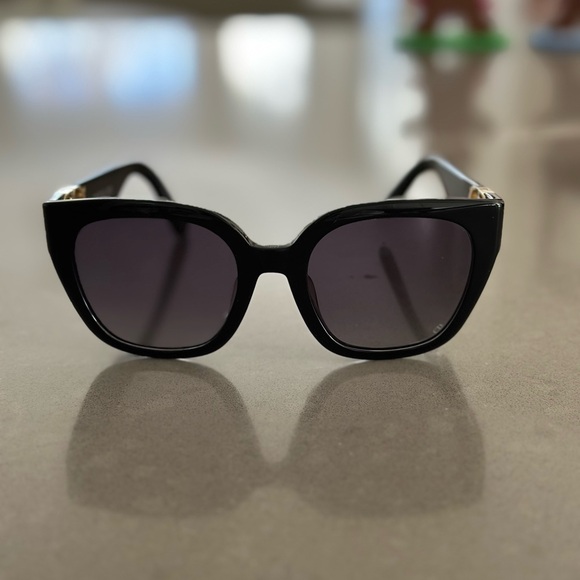 DIOR 30Montaigne Sunglasses BRAND NEW - Picture 8 of 8